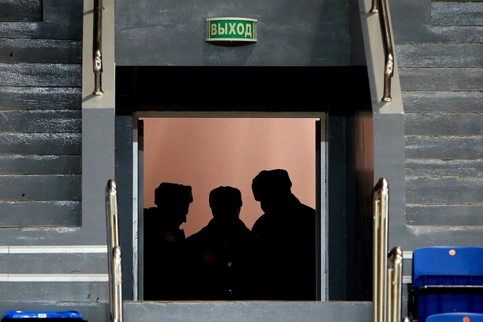 Жительница Челябинска 8 марта всадила нож в спину полицейского при исполнении