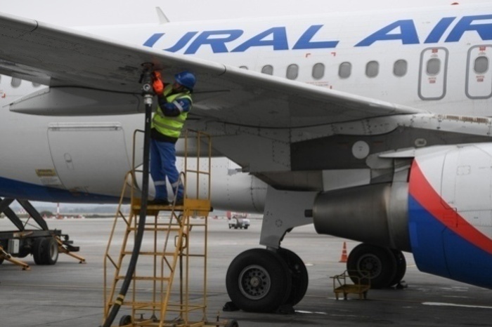 Самолёт «Уральских авиалиний» экстренно приземлился в Казани