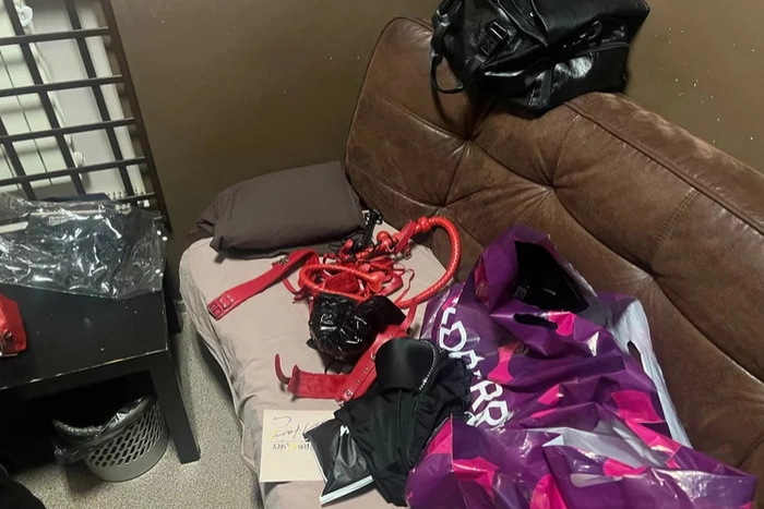 На Южном автовокзале накрыли очередную проститутошную под видом массажного салона