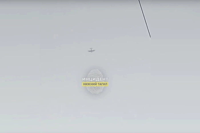 Над свердловским городом снова кружил неизвестный самолёт