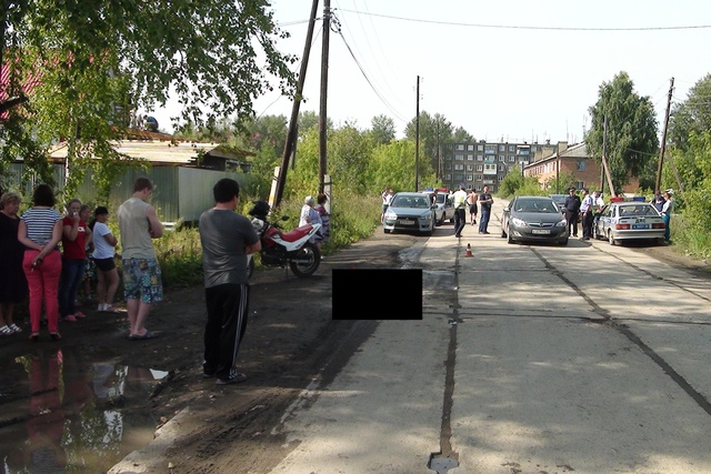 Байкер без прав насмерть сбил женщину в Артемовском