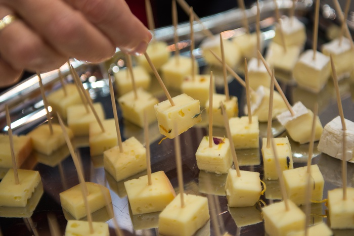 Пищепром Екатеринбурга теперь производит легендарные мировые сорта сыров