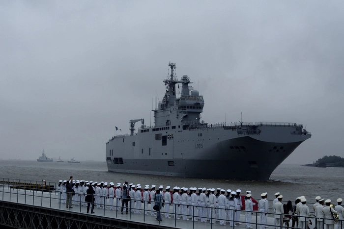 «Коммерсантъ» выяснил размер выплат за «Мистрали»