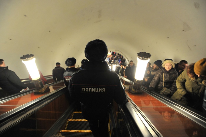 Жительницу Кировграда, толкнувшую сотрудницу полиции, посадили почти на 4 года