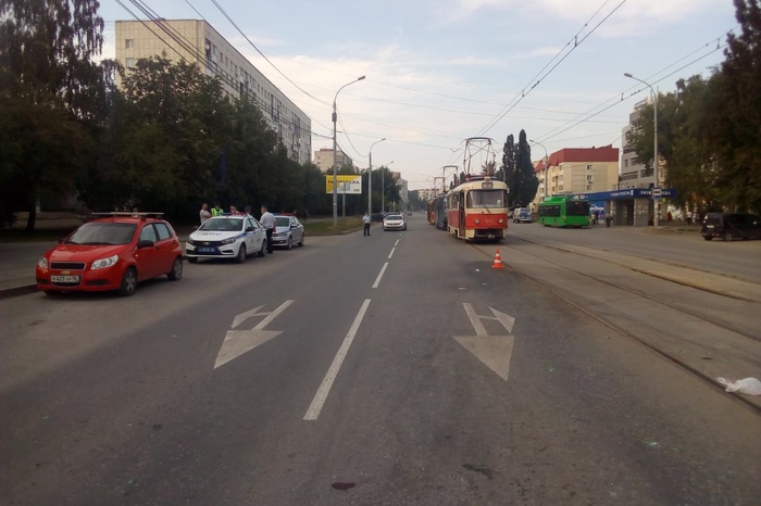 В Екатеринбурге маршрутный автобус насмерть задавил человека