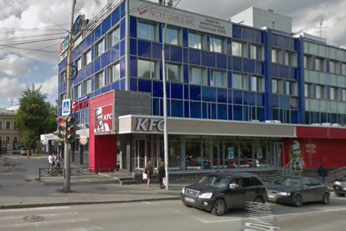 Такого не было никогда: после введения QR-кодов в общепите Екатеринбурга посещаемость упала в разы