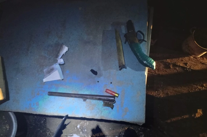 Пытался спрятаться на сеновале: силовики рассказали подробности о расстреле свердловским пенсионером своих сыновей