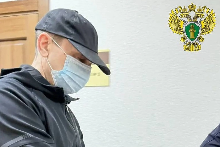 В Каменске-Уральском обвиняемому в убийстве семьи из 7 человек запросили менее 15 лет колонии