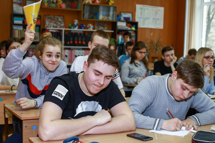 Российским школьникам могут устроить учебное лето, если коронавирус не утихнет