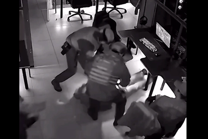 Играл за террористов: в Нижнем Тагиле спецназ скрутил геймера в компьютерном клубе