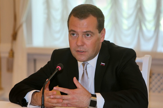 Медведев предложил повысить штрафы за безбилетный проезд в электричках