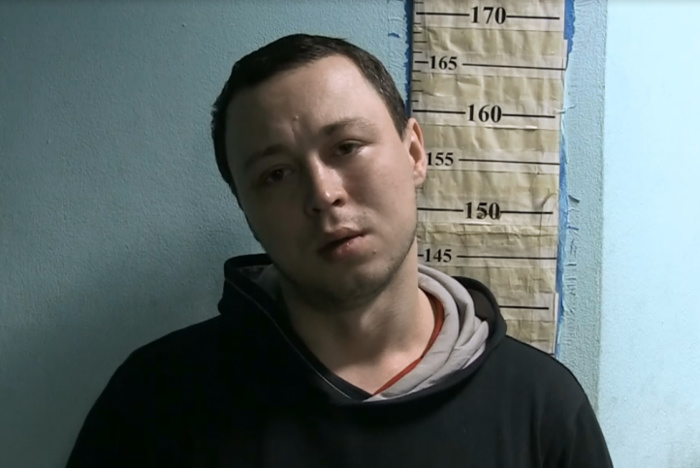 В Екатеринбурге незнакомец серьезно ранил ножом и ограбил двух девушек