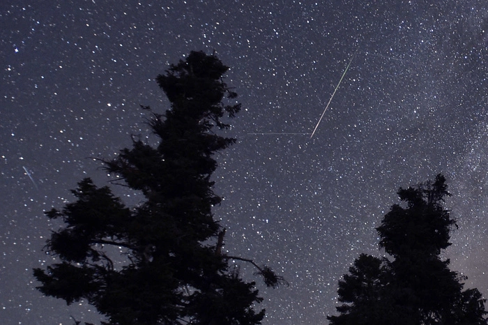 Камеры запечатлели огненный болид в небе над Ирбитом