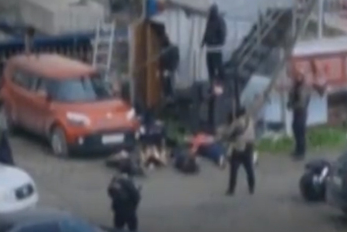 «Открыли стрельбу, положили прикладами»: в Екатеринбурге силовики предотвратили криминальную сходку