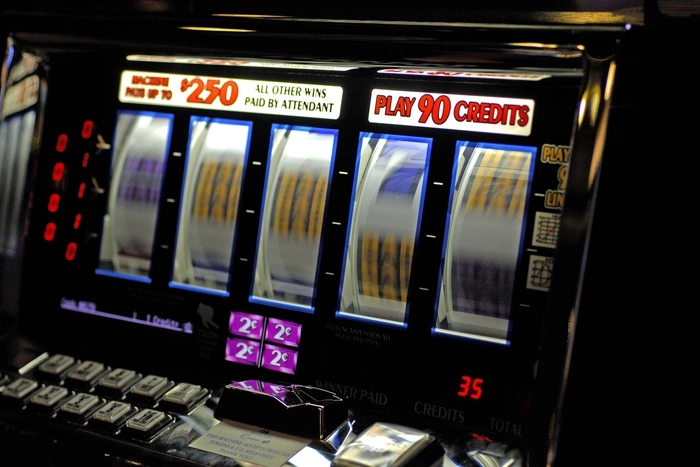 Уральцы продолжат проигрывать зарплаты на автоматах в продуктовых магазинах