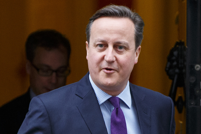 Нехорошая неделя: Кэмерон признался что был акционером офшорной компании