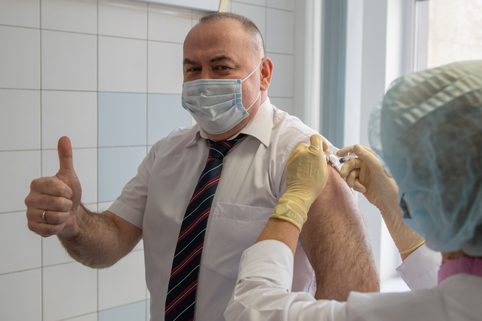 Власти официально подтвердили введение обязательной вакцинации в Свердловской области