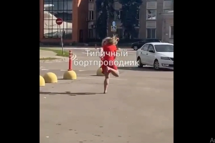 Бортпроводницу «Аэрофлота», бегавшую в Шереметьево босиком, забрала полиция