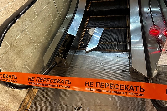 Ребёнку, который пострадал на эскалаторе в ТЦ Екатеринбурга, не смогли спасти руку