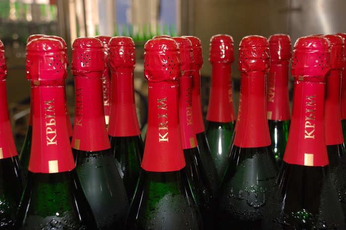 Минимальная цена на шампанское в рознице составит 164 рубля