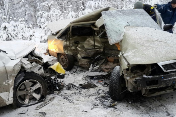 3 января Свердловской области в авариях погибло пять человек