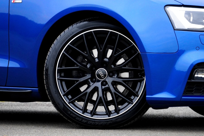 В Екатеринбурге полицейские раскрыли кражу колес с Audi Q7