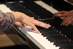 Пианистка спровоцировала у соседки психическое расстройство
