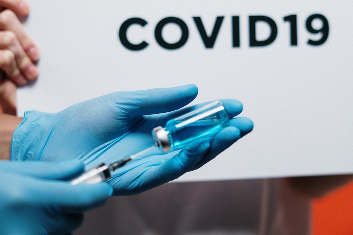Свердловские власти объяснили, стоит ли делать прививку от коронавируса тем, кто перенес болезнь