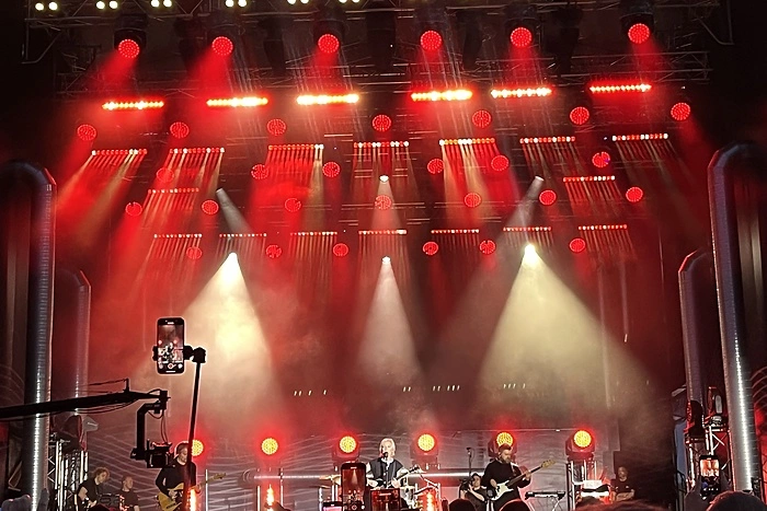 Свердловчан возмутили цены на билеты на концерты популярных артистов