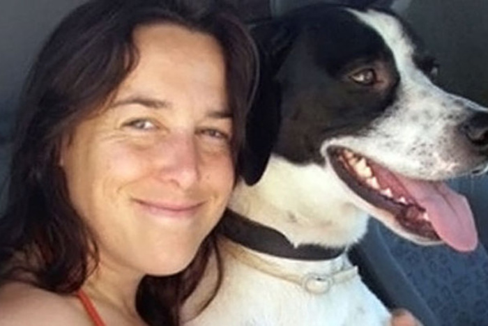 Женщина решила выйти замуж за пса после того, как ее супруг-кот умер