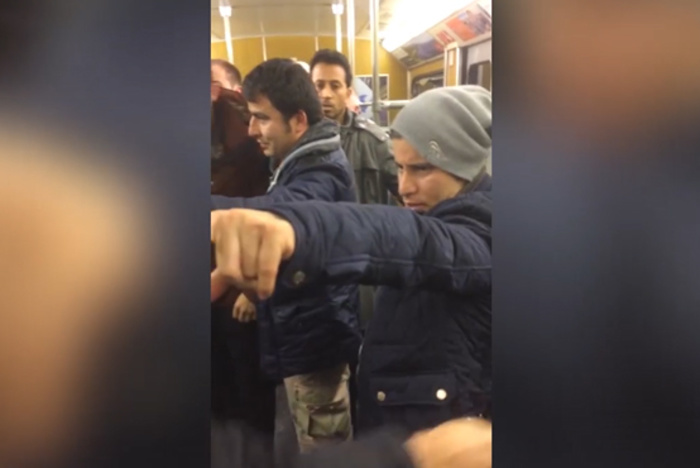 Полиция установила личности беженцев, избивших немца в метро Мюнхена