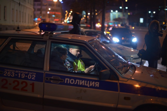 Сотрудники ГИБДД Екатеринбурга начали рейды по выявлению нечитаемых госномеров