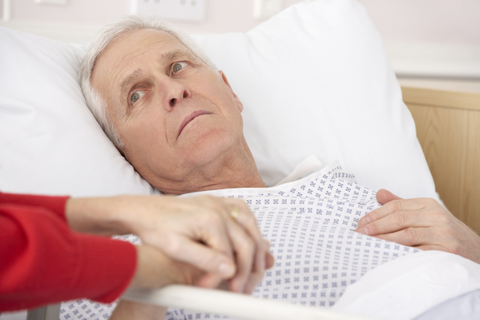 «Медленно умираю»: пенсионер МВД заявил, что его заразили ВИЧ и COVID-19 в екатеринбургской больнице