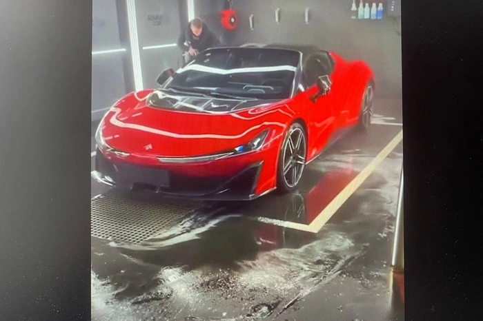 Сын уральского миллиардера купил самую быструю машину в Екатеринбурге