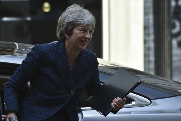 СМИ узнали об отмене Трампом встречи с Мэй из-за ее «поучительного тона»