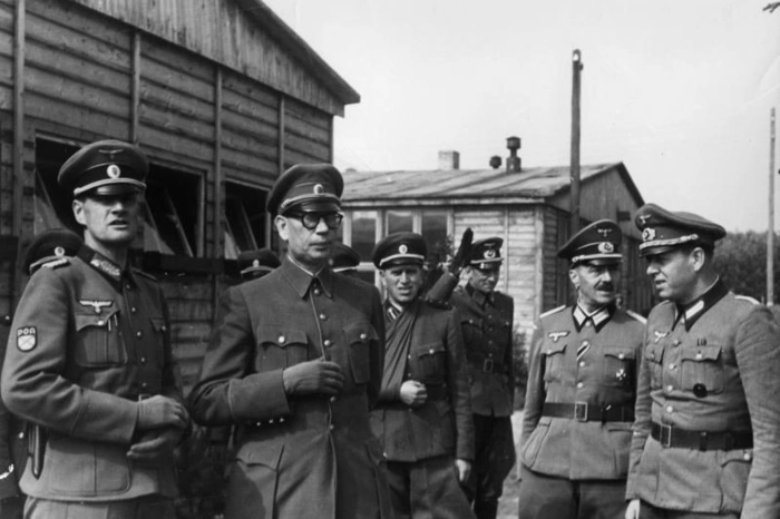 В Праге установили памятник власовцам