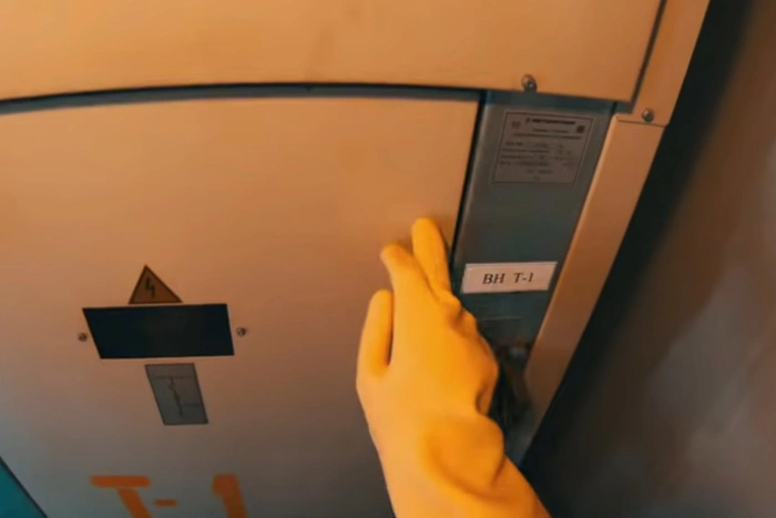 Обвинение в гибели подростка у водомата в Екатеринбурге предъявлено электрику