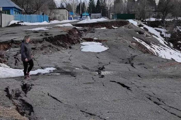 В уральском городе сошёл оползень
