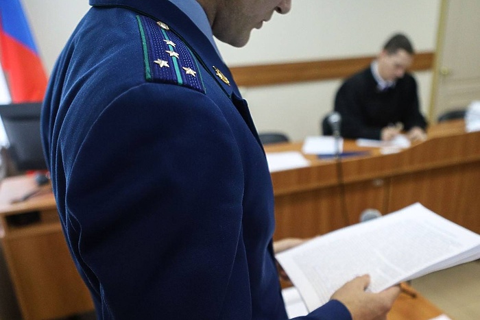 В Екатеринбурге школа Академического по суду выплатит учащемуся более 400 тыс. рублей