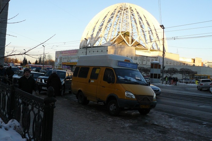 Женщина сломала руку в екатеринбургской маршрутке