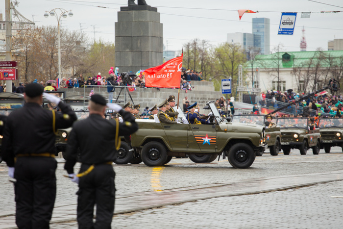 Военные гарнизоны начали подготовку к параду 9 мая