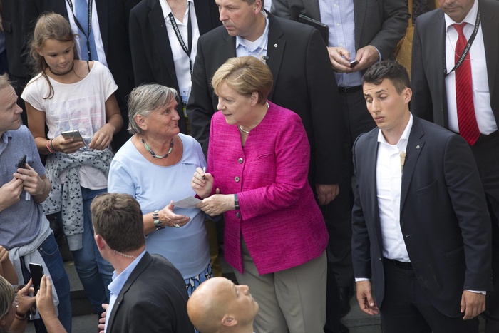 Меркель призналась, что хотела бы иметь хорошие отношения с Россией