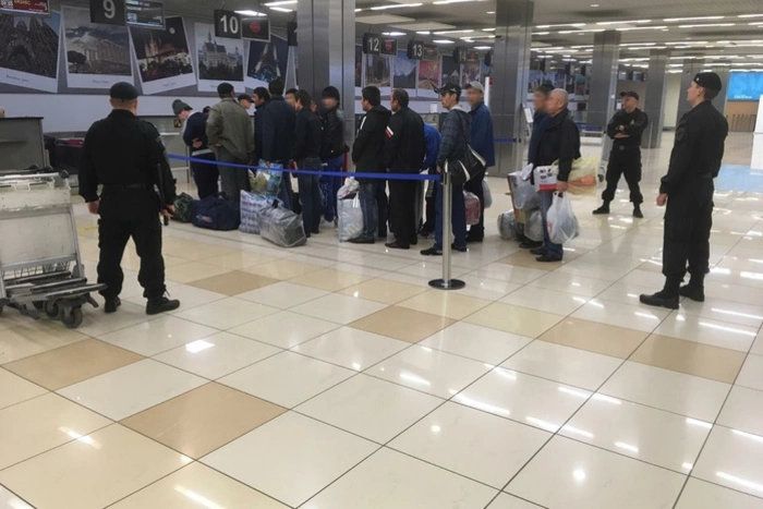 Миграционные подразделения свердловского ГУ МВД меняют режим приема граждан