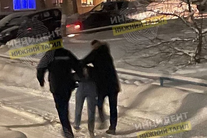 Стало известно, за что свердловский подросток зарезал в подьезде мать двоих детей