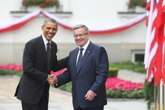 Барак Обама прибыл с визитом в Польшу