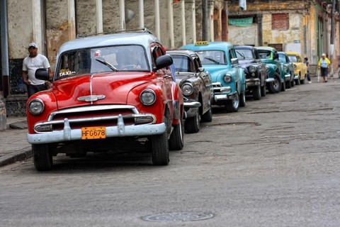 Впервые с 1959 года на Кубе продано частникам 50 автомобилей