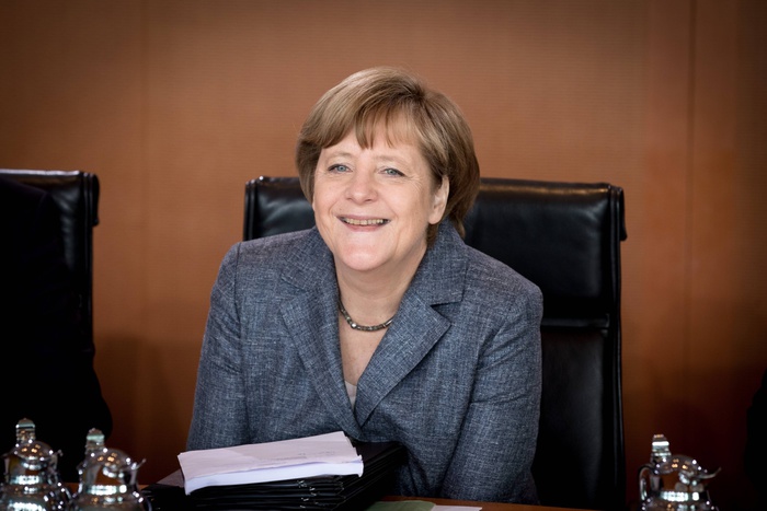 Песков посоветовал Меркель использовать правильные термины
