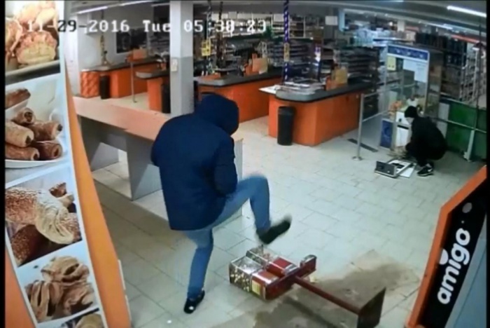 Подростки подозреваются в серии краж из магазинов в Екатеринбурге