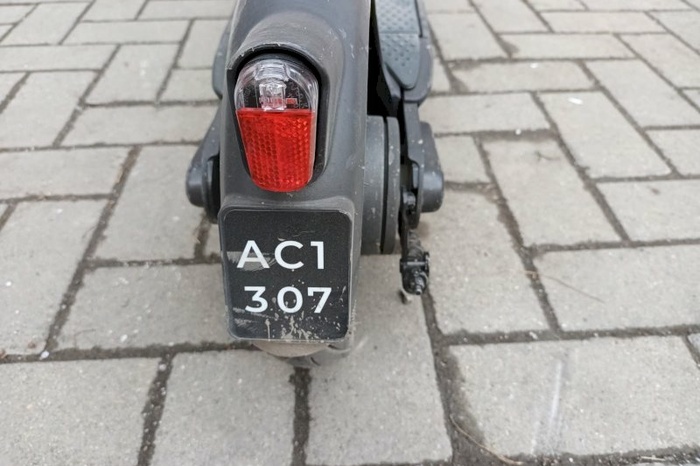 Электросамокаты в Екатеринбурге оснастили номерными знаками