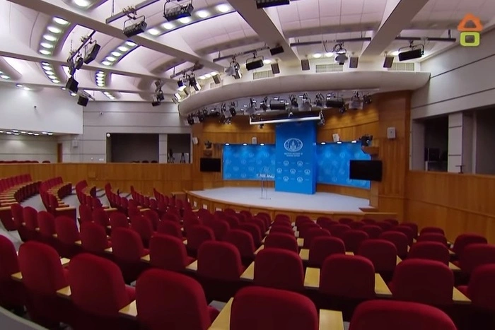 В Екатеринбурге признались, что не понимают, чем занимаются в городе иностранные дипмиссии